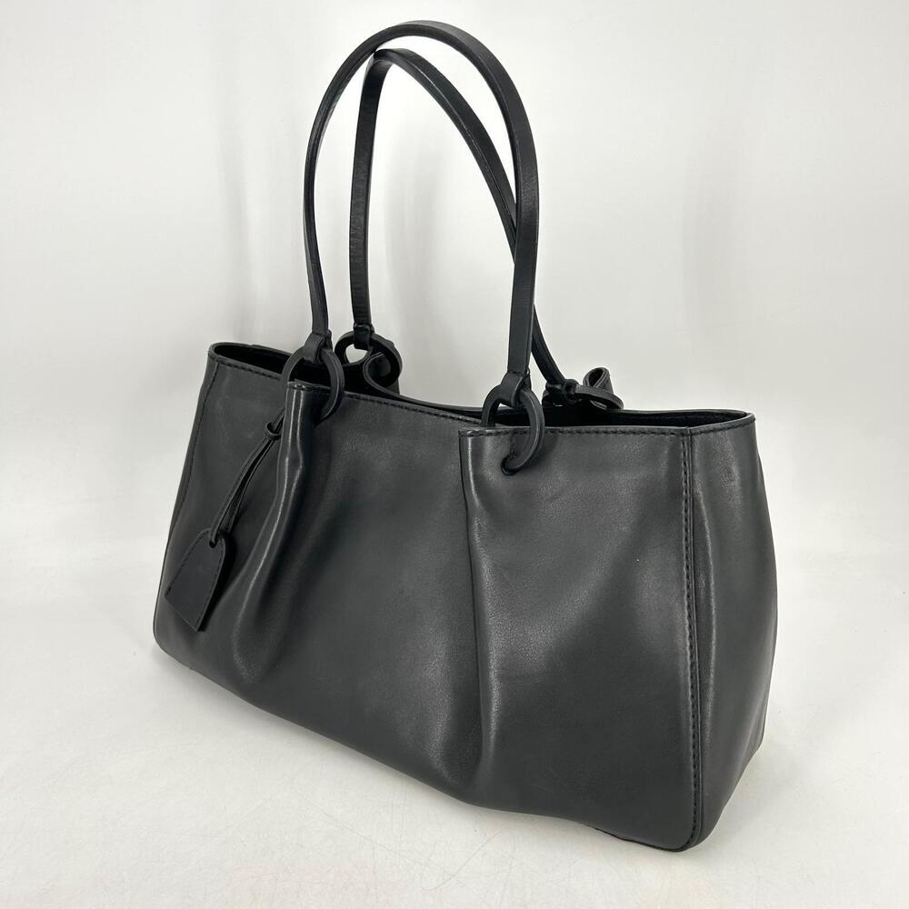 Gucci dual shoulder straps attached clochette Black